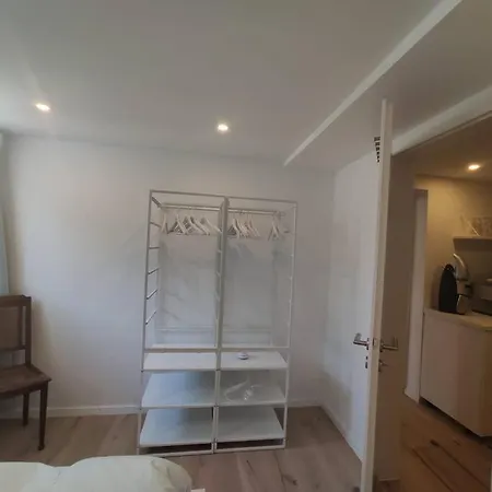 Apartmán Modernes, Ruhig Gelegenes Mit Guten Opnv *
